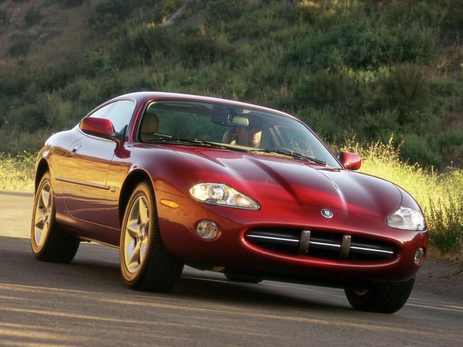  Jaguar XK8 Coupe 1996 года  (фото 5 из 26)